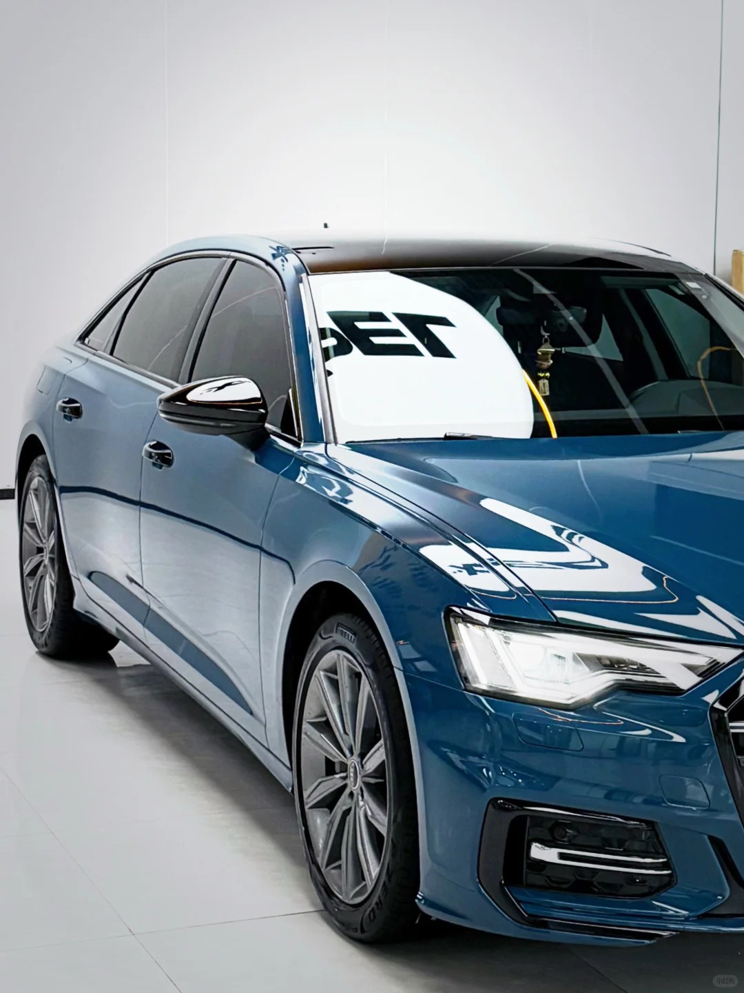 Ravoony Plus PET Glossy Porsche Deep Blue Car Vinyl Wrap review 0