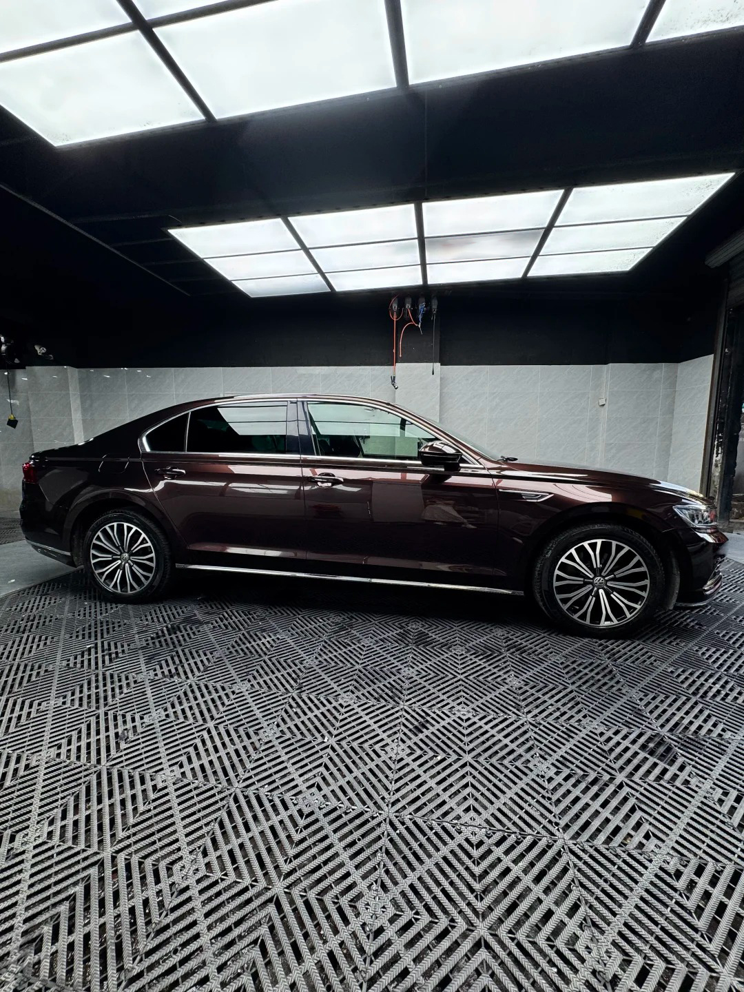 Ravoony Plus Gloss Metallic Mahogany Red Vinyl Wrap review 3