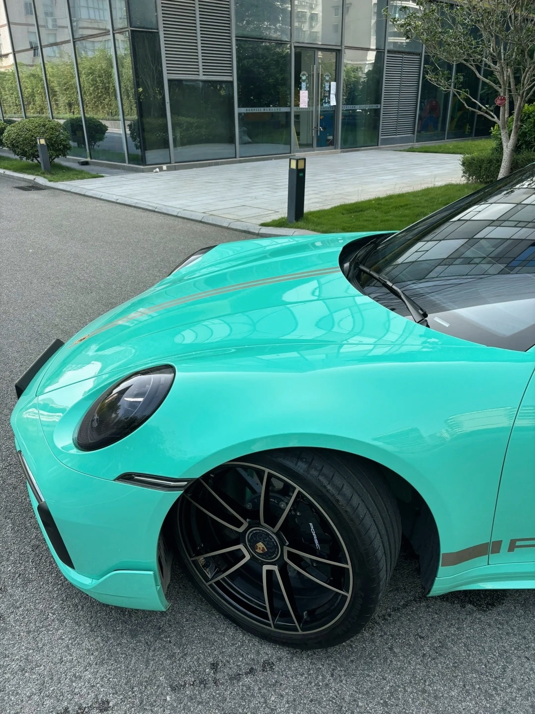 Ravoony Plus PET Glossy Porsche Mint Green Car Wrap review Jennifer K 00