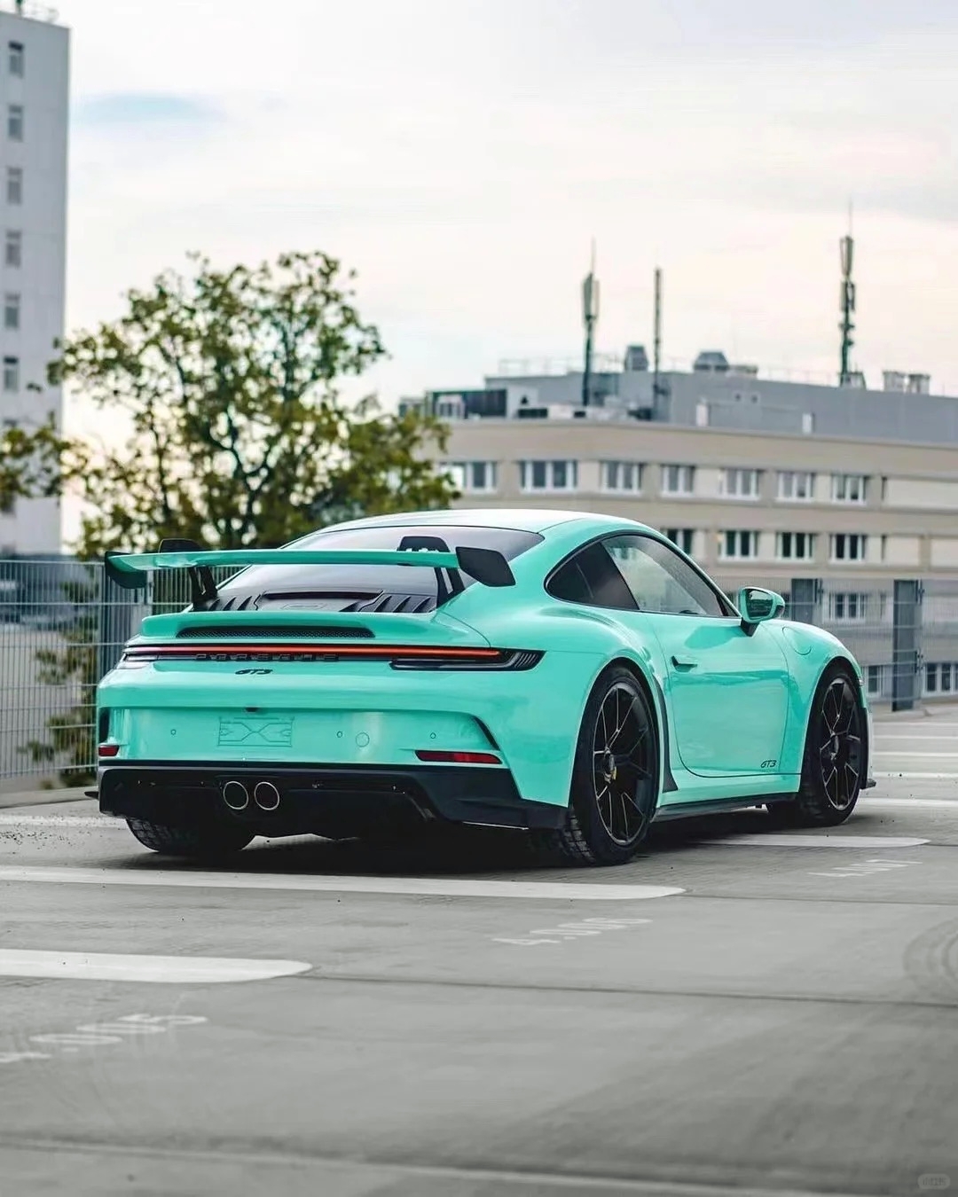 Ravoony Plus PET Glossy Porsche Mint Green Car Wrap review Alex Morgan 02