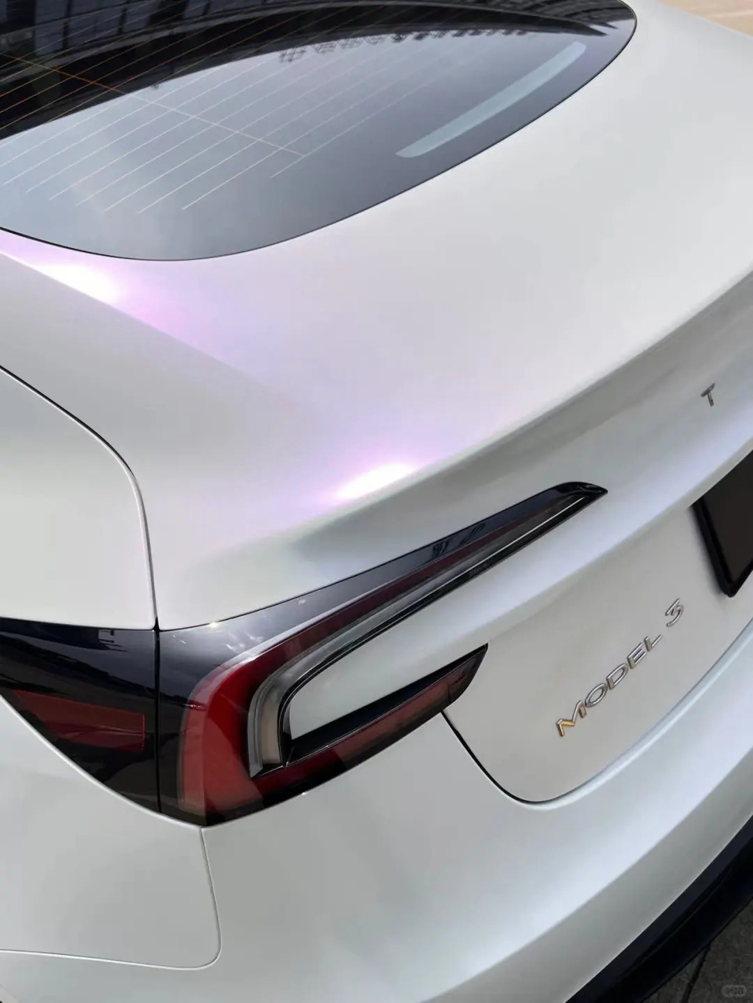 Ravoony Plus PET Glossy White to Purple Vinyl Car Wrap review Bella Rossi 01