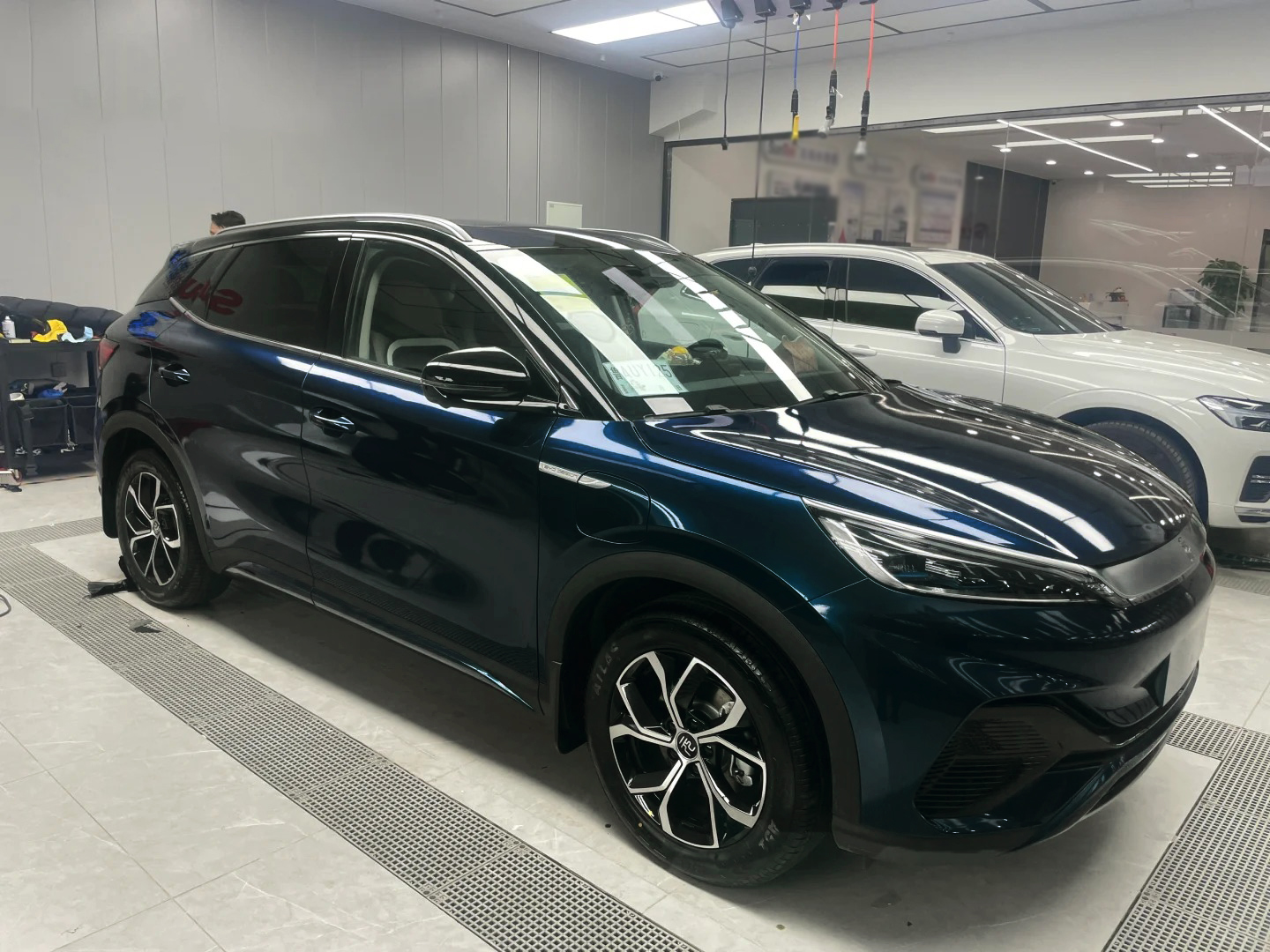 Ravoony Basic Gloss Diamond Black Fantasy Blue Car Vinyl Wrap review AutoSkinz Garag