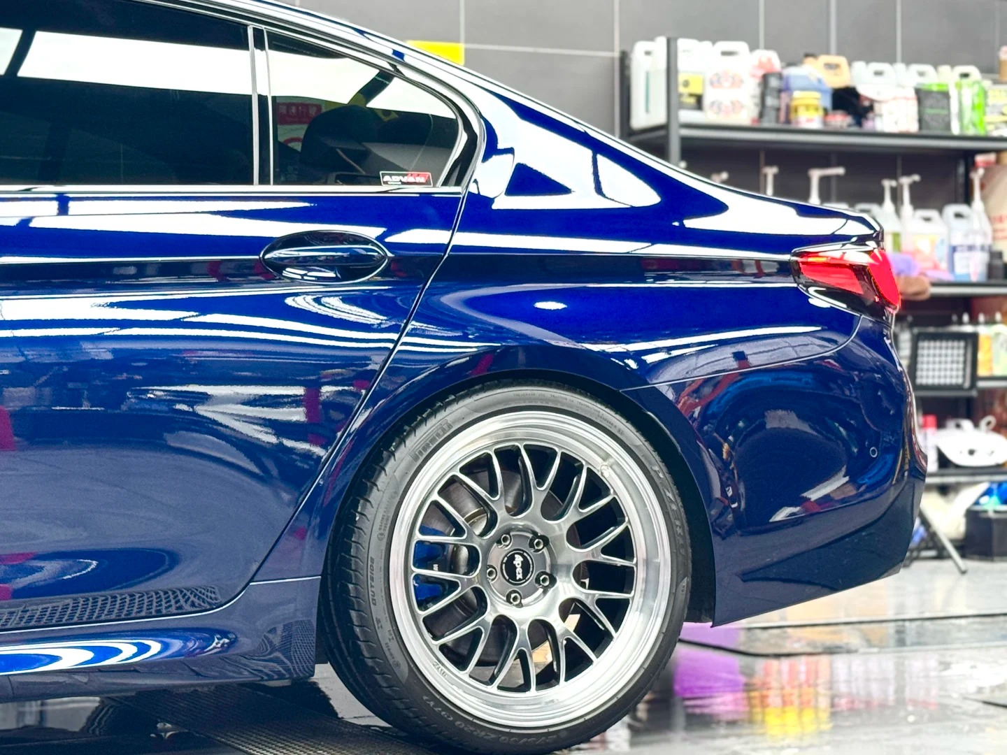 Ravoony Plus PET BMW Gloss Phytonic Blue Vinyl Car Wrap review Anya Kim 02