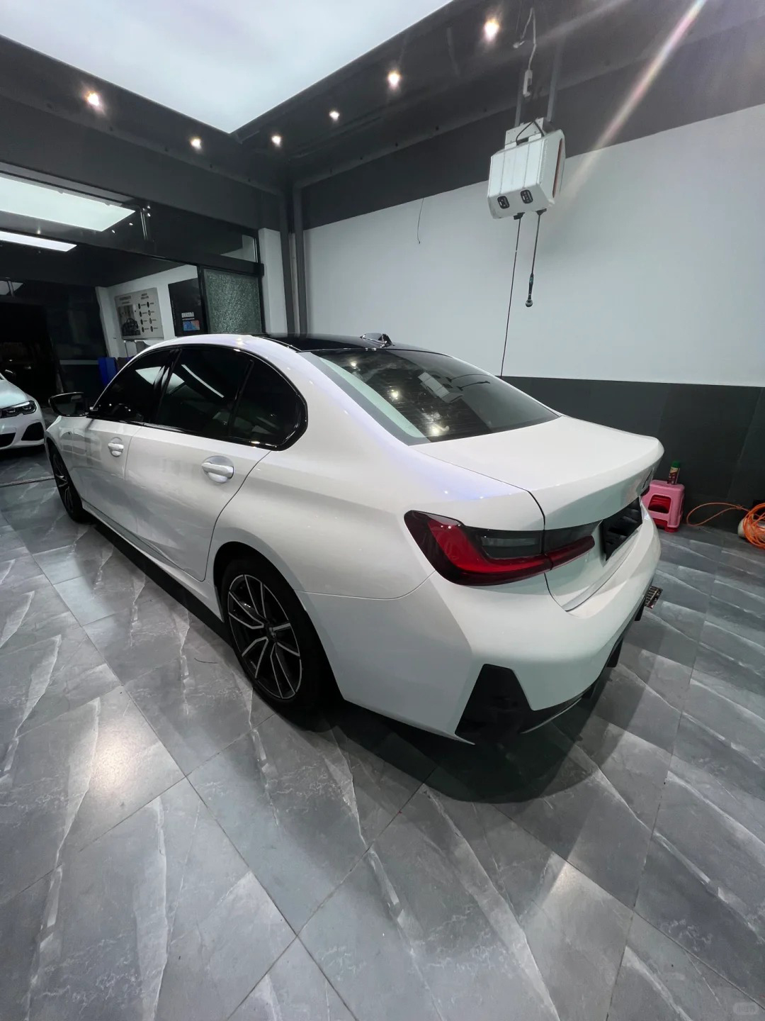 Ravoony Plus PET Glossy White to Blue Car Vinyl Wrap review Vertex Visions 02