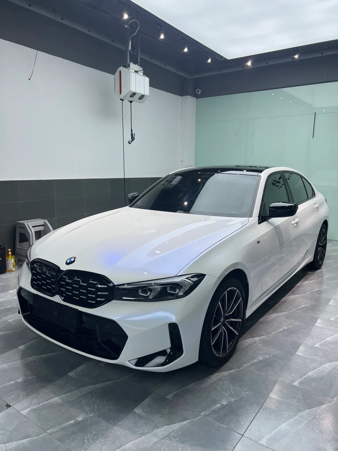 Ravoony Plus PET Glossy White to Blue Car Vinyl Wrap review Vertex Visions 01