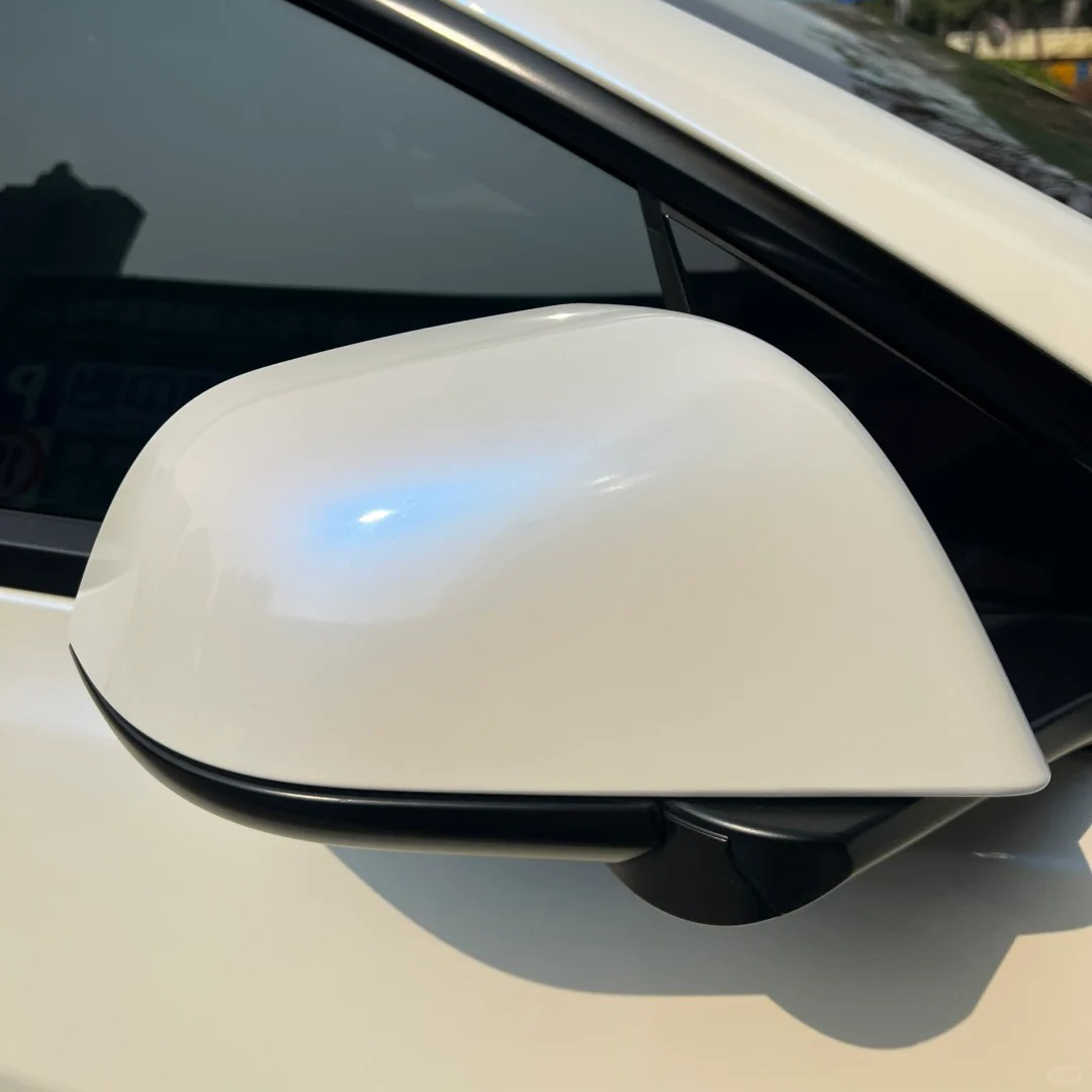Ravoony Plus PET Glossy White to Blue Car Vinyl Wrap review Ava Thompson 01