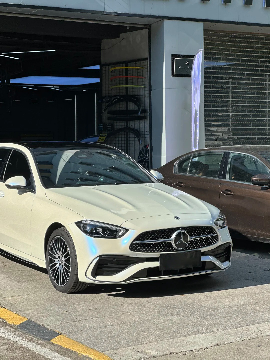 Ravoony Plus PET Glossy White to Blue Car Vinyl Wrap review Luminous Vehicle Films 01