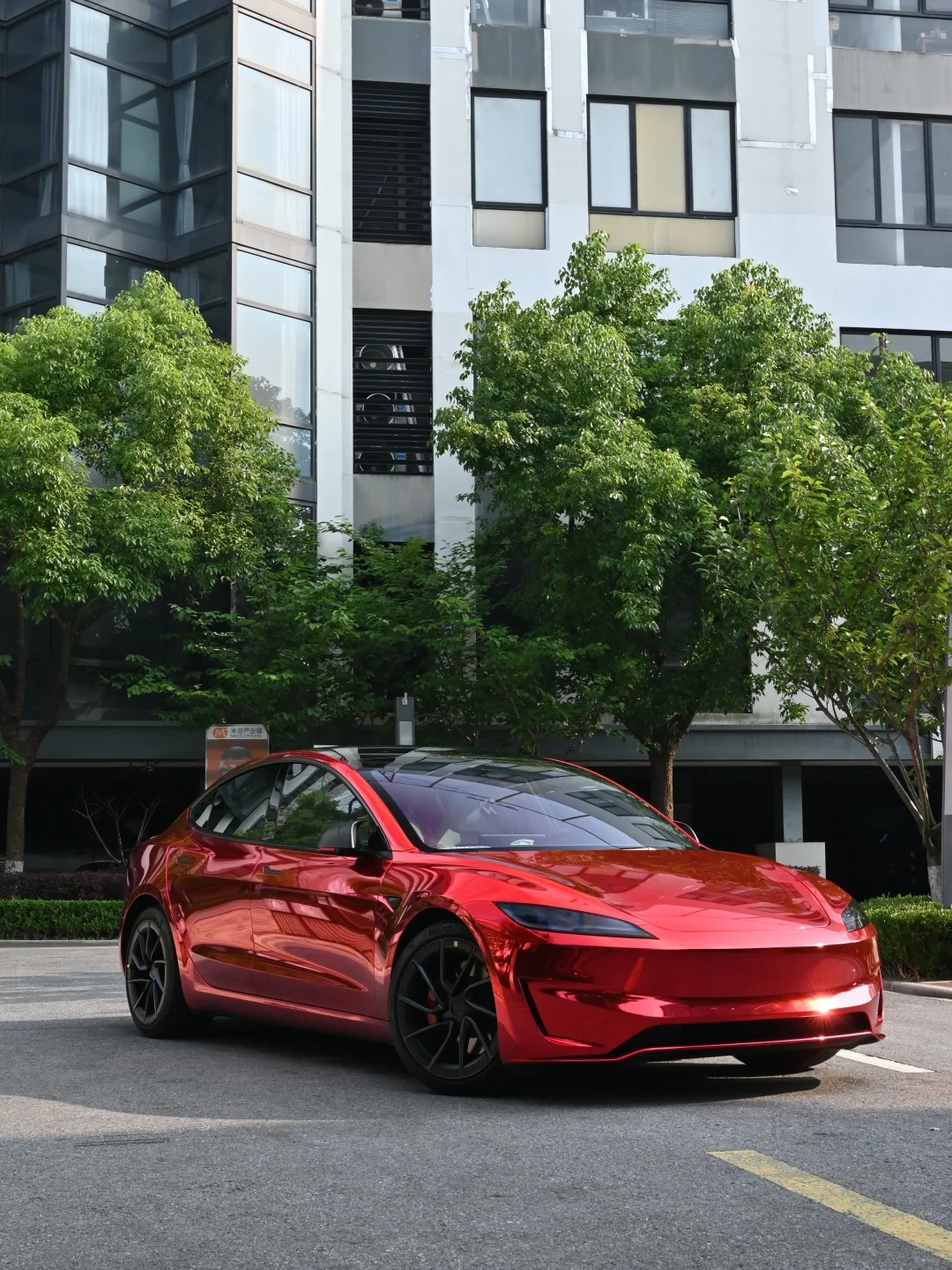 Ravoony Plus Super Gloss Chrome Red Vinyl Car Wrap review James Morgan 00