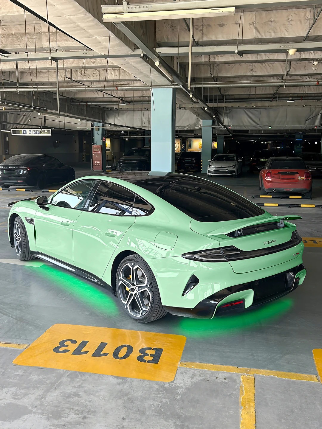 Ravoony Plus PET Ferrari Gloss Moss Green Vinyl Car Wrap review Amelia Reed 01