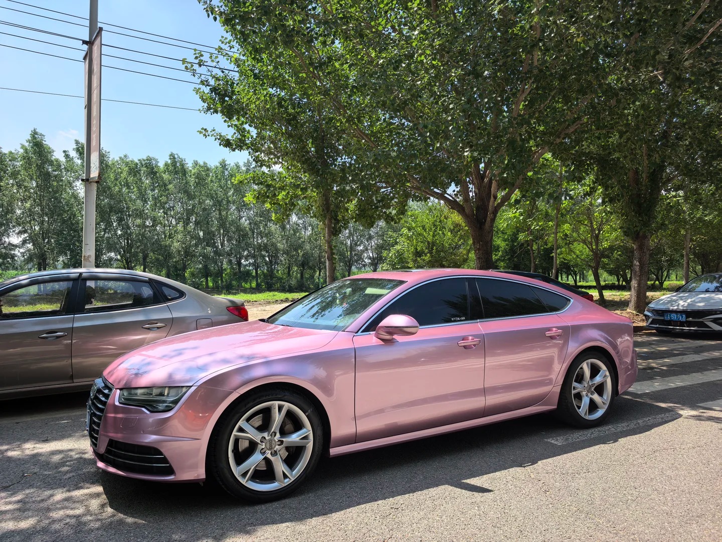 Ravoony Plus Bentley Gloss Passion Pink Vinyl Car Wrap review Ethan Campbell 01