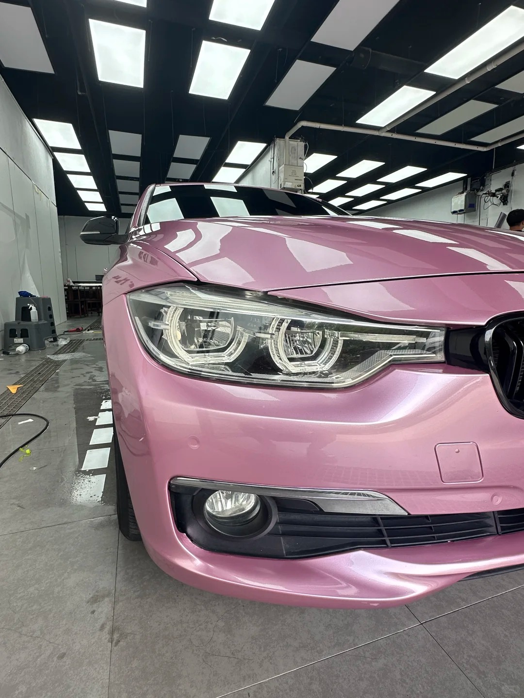 Ravoony Plus Bentley Gloss Passion Pink Vinyl Car Wrap review Apex Finish Studio 02