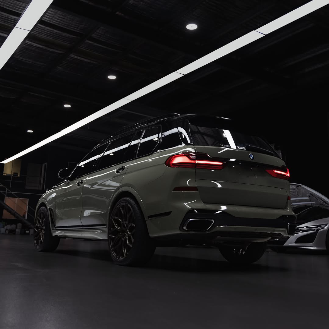 Ravoony Plus PET Gloss Khaki Green Car Vinyl Wrap review Reflect Customs Pro 06