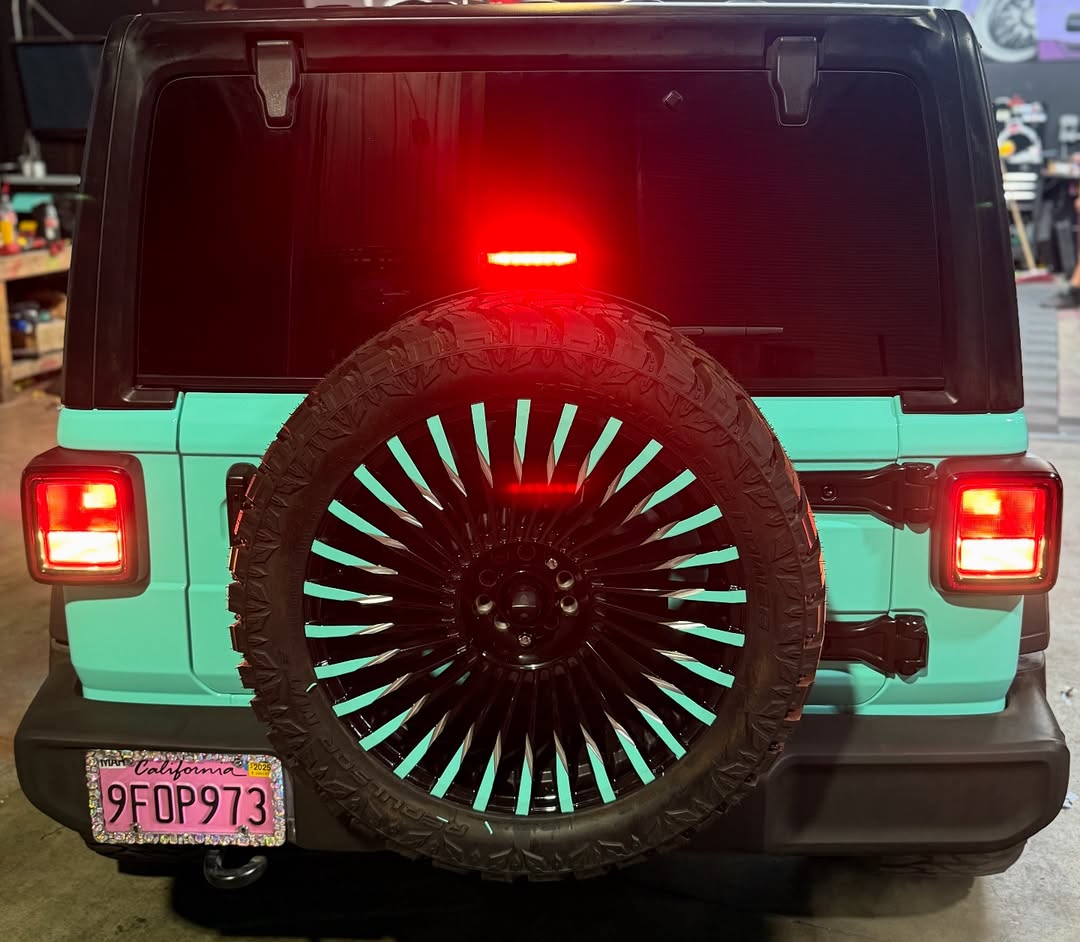 Ravoony Plus PET Glossy Tiffany Blue Car Vinyl Wrap review Luxe Finish Professionals 01