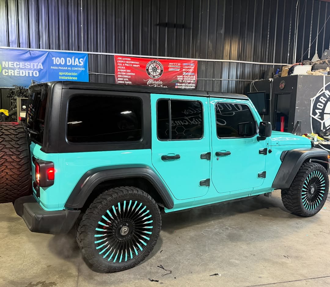 Ravoony Plus PET Glossy Tiffany Blue Car Vinyl Wrap review Luxe Finish Professionals 04