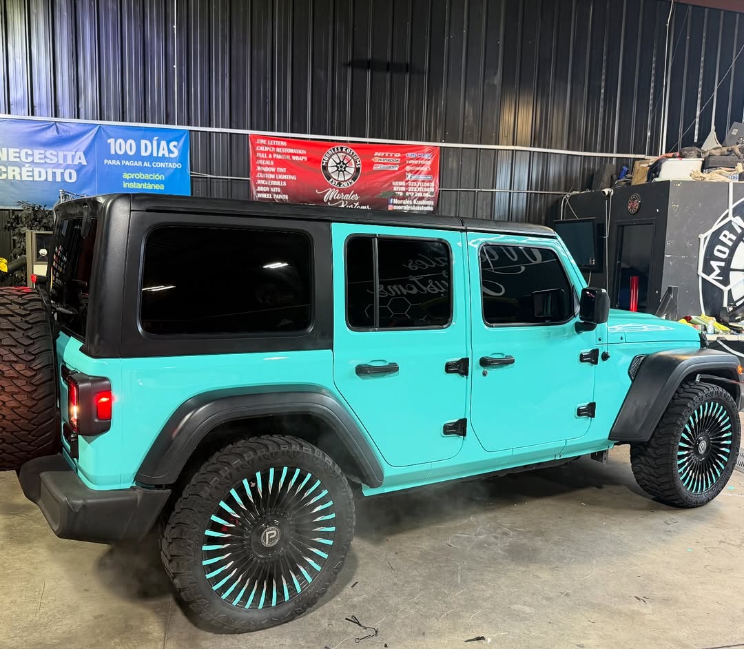 Ravoony Plus PET Glossy Tiffany Blue Car Vinyl Wrap review Luxe Finish Professionals 05