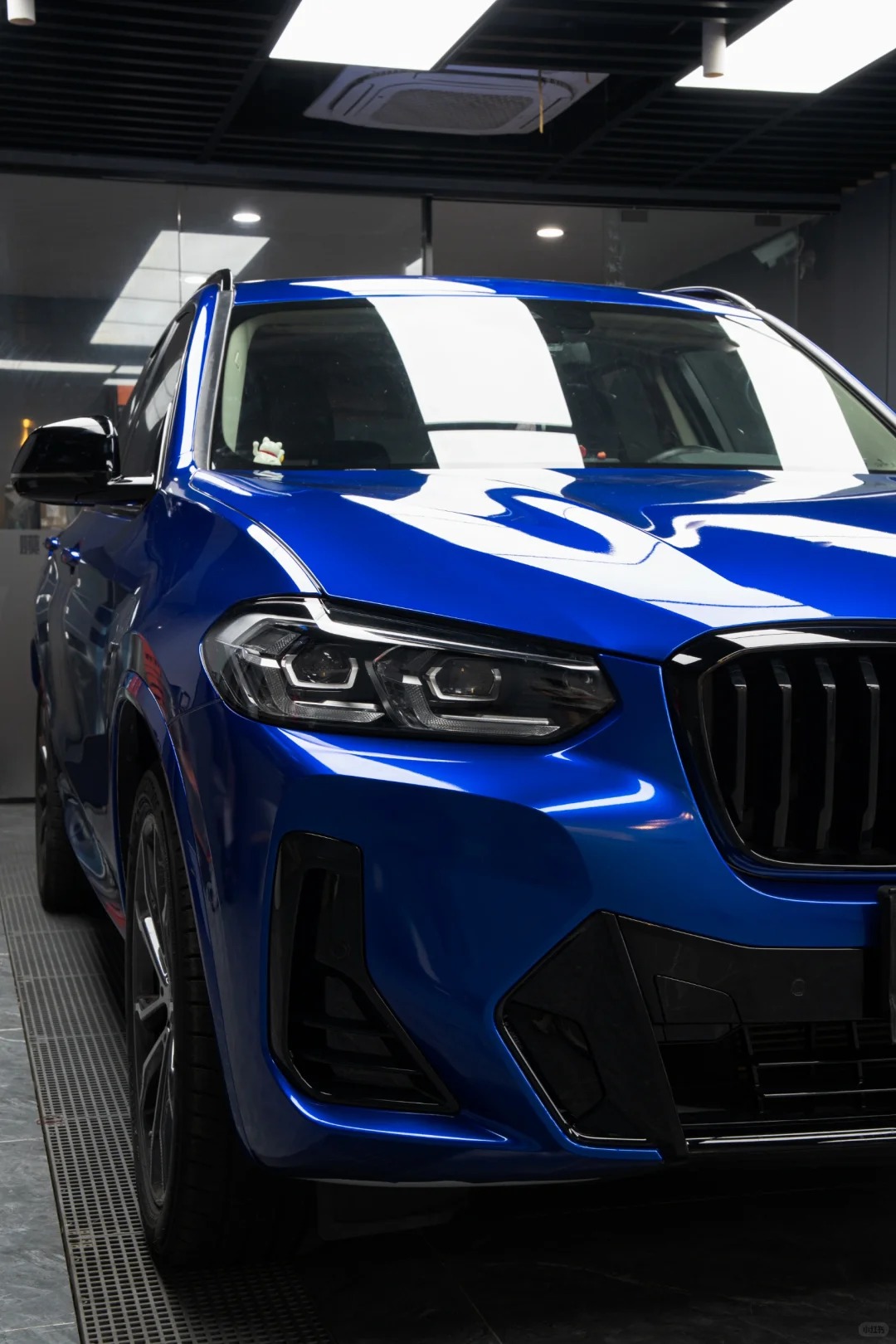 Ravoony Plus PET Gloss Metallic Blueberry Blue Vinyl Car Wrap review Elite Auto Finishes 01