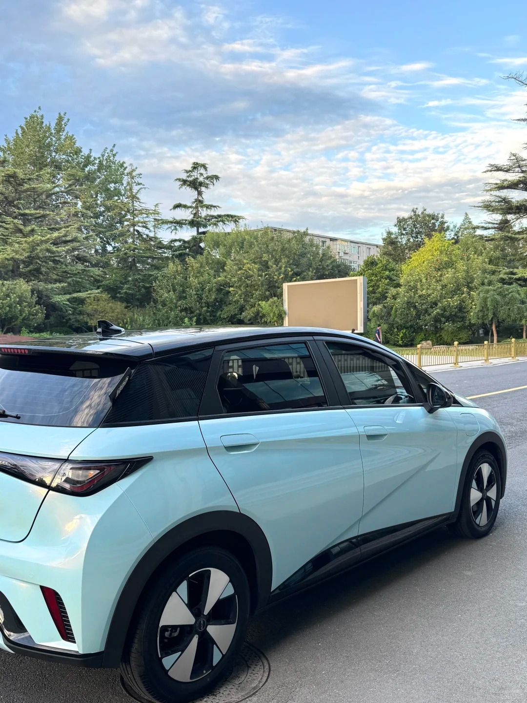  Ravoony Pro TPU Glossy Crystal Glacier Blue PPF Film review Isabelle Foster 01