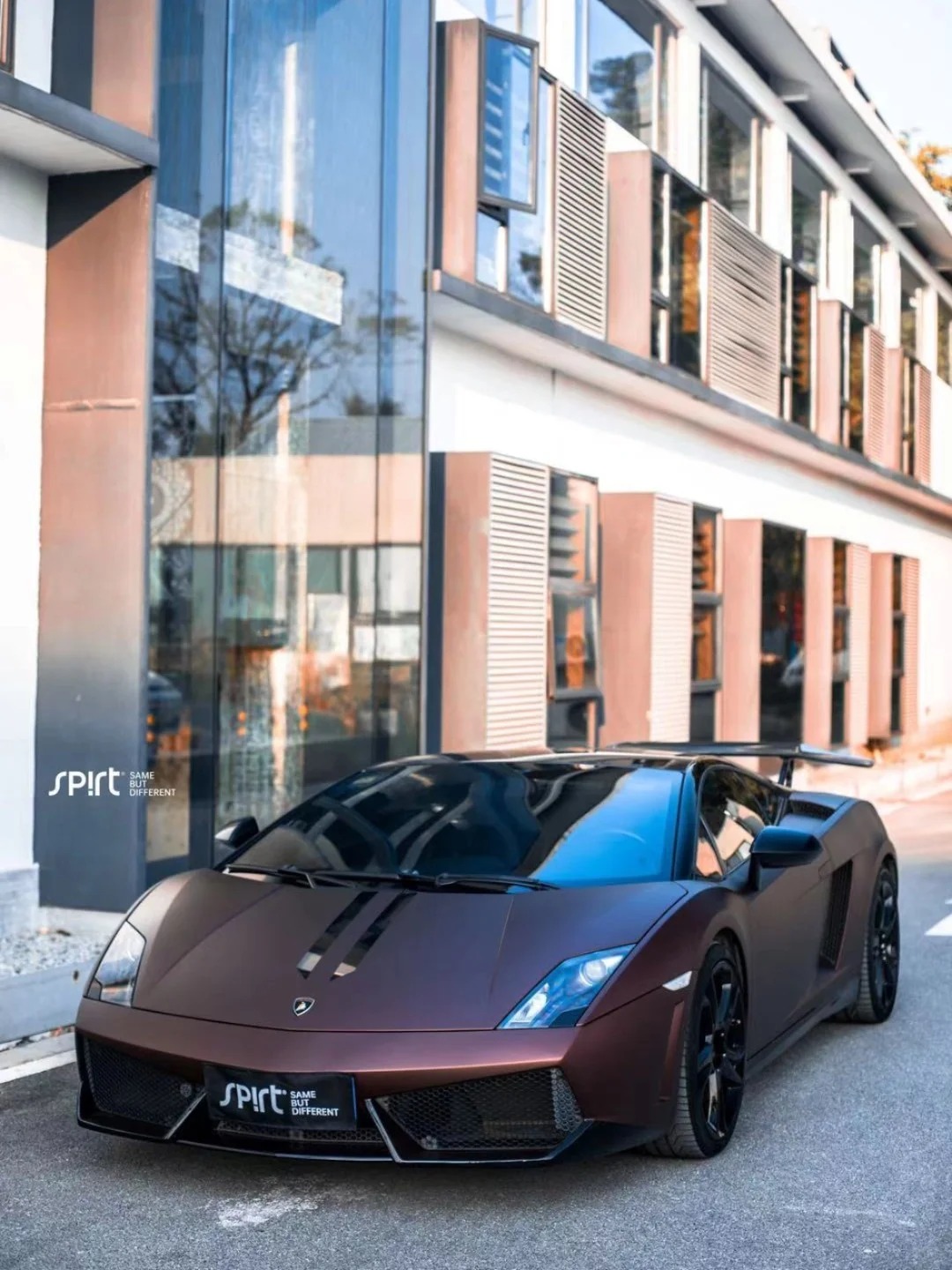 Ravoony Plus Ultimate Flat Coffee Brown Car Wrap review Zara Al-Mansoori 03