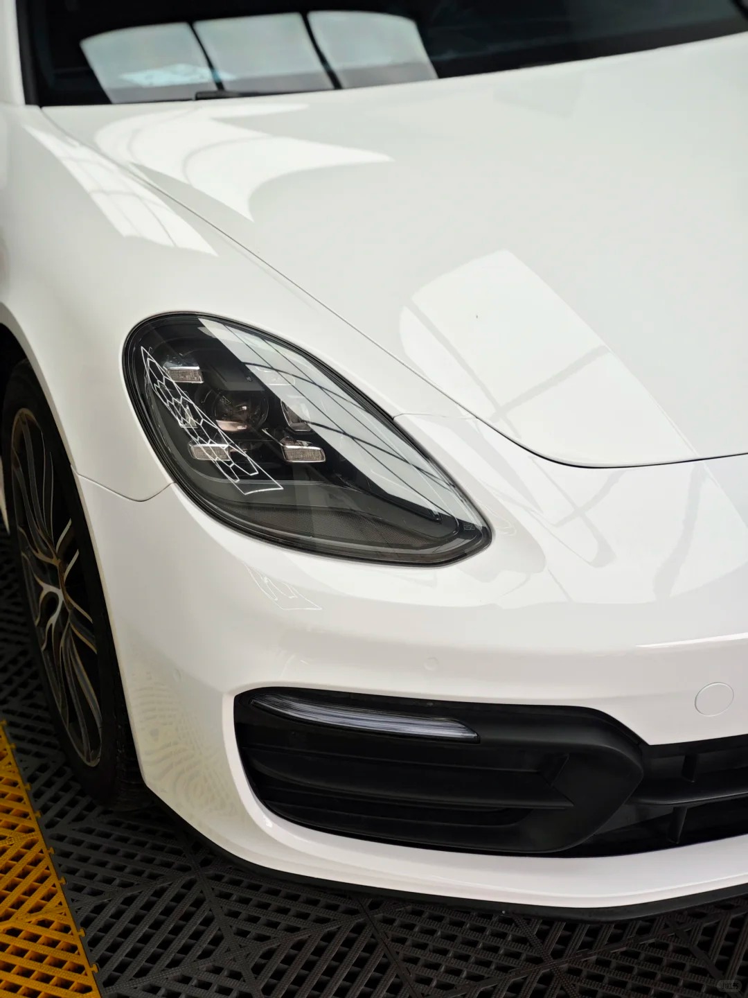 Ravoony Pro TPU Gloss Crystal White PPF Film review Kofi Mensah 02