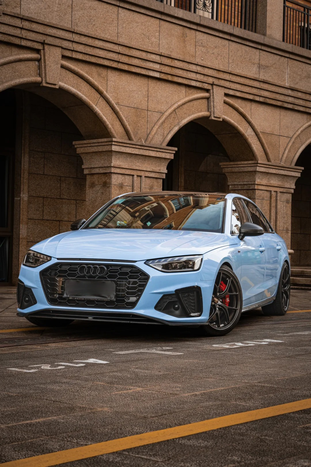 Ravoony Plus Glossy Zandvoort Blue Car Wrap review Oscar Lee 00