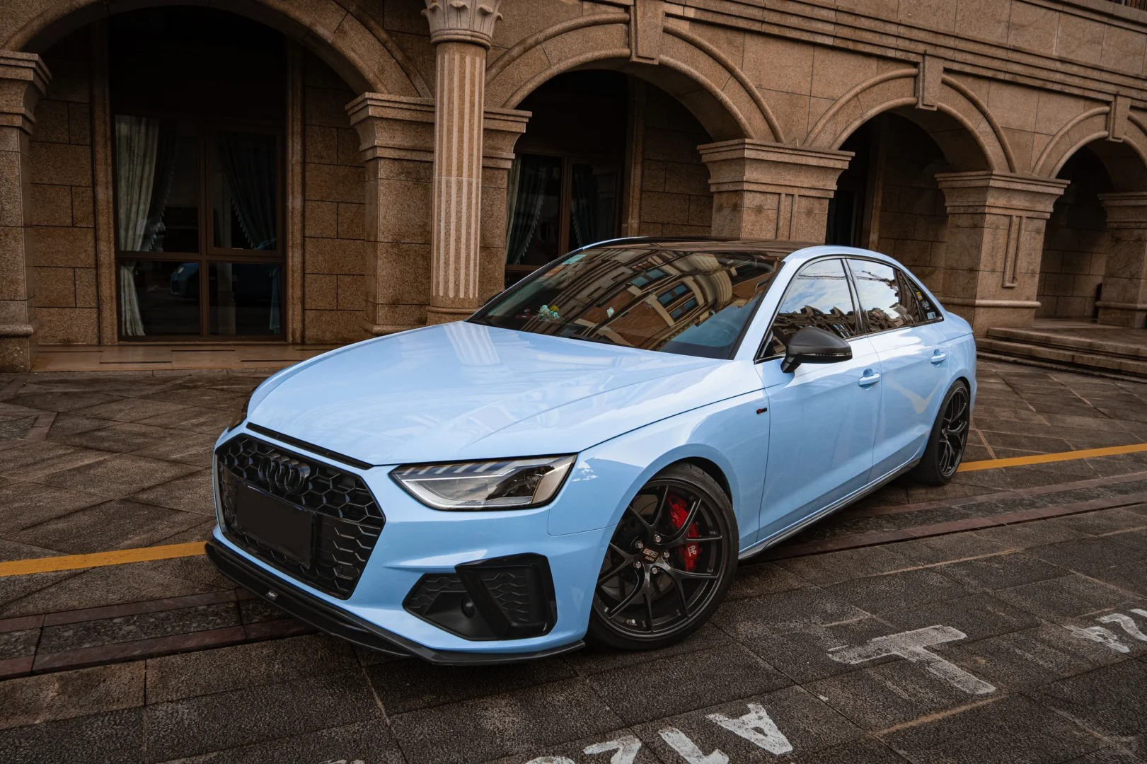 Ravoony Plus Glossy Zandvoort Blue Car Wrap review Oscar Lee 04