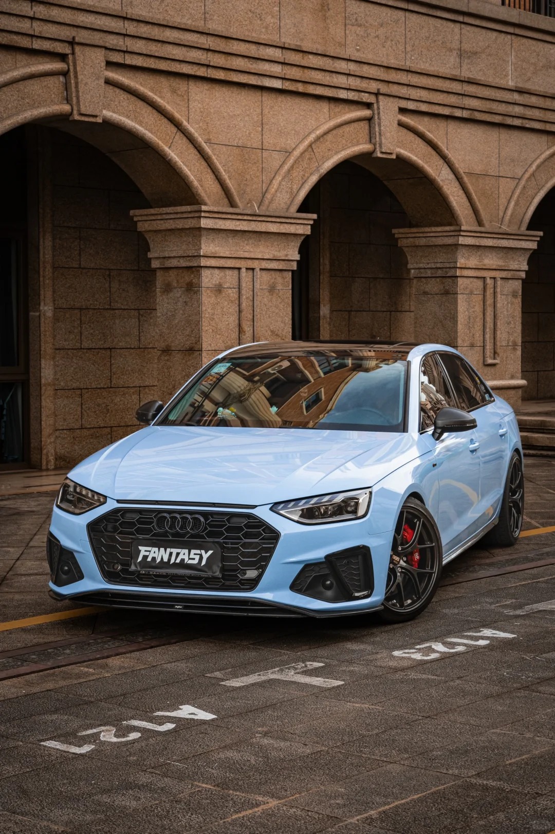 Ravoony Plus Glossy Zandvoort Blue Car Wrap review Oscar Lee 07