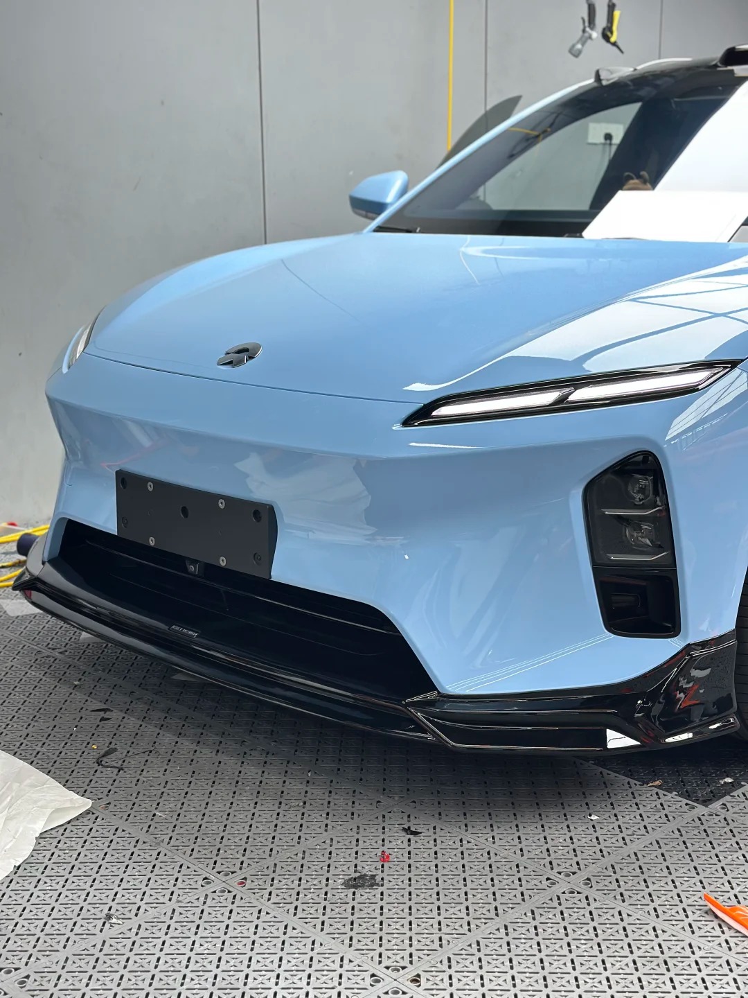 Ravoony Plus Glossy Zandvoort Blue Car Wrap review Luna Phillips 00