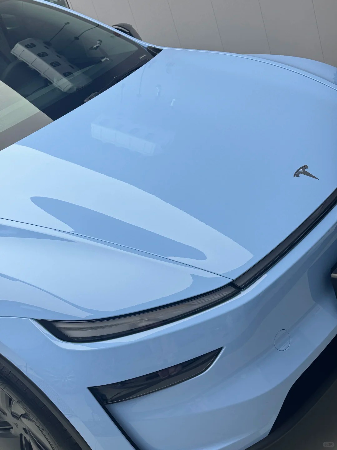 Ravoony Plus Glossy Zandvoort Blue Car Wrap review Mia Thompson 01