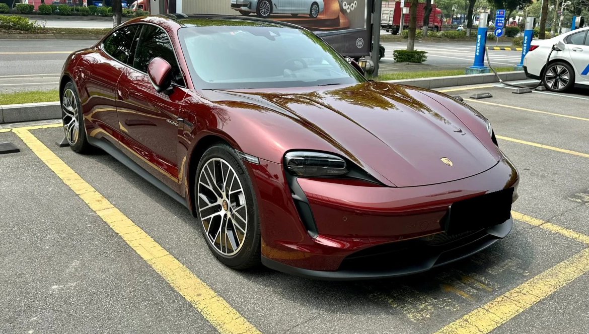 Ravoony Pro TPU Tesla Gloss Midnight Cherry Red PPF Film review Anya Petrova 02