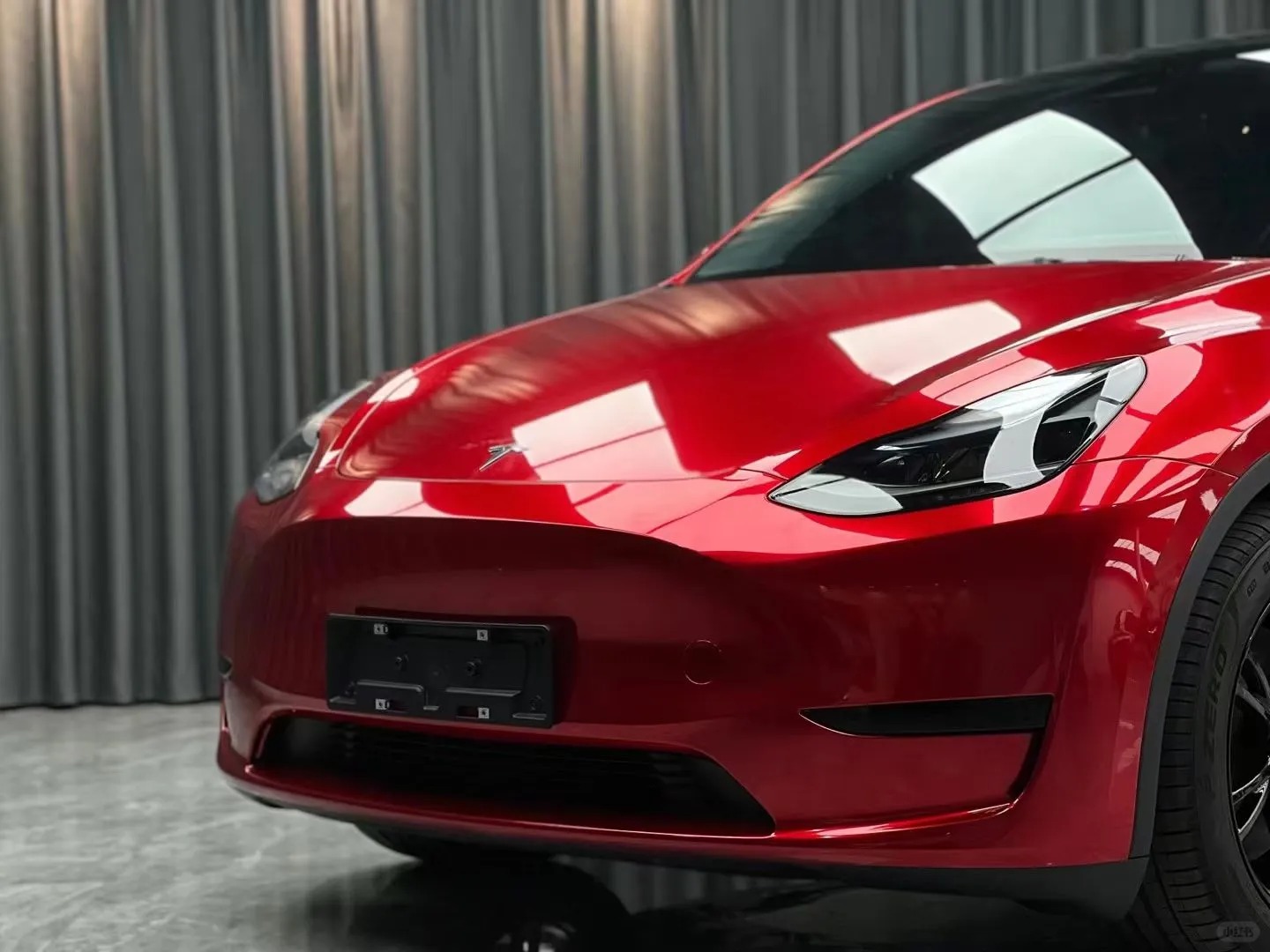 Ravoony Pro TPU Tesla Gloss Midnight Cherry Red PPF Film review Diego Silva 01