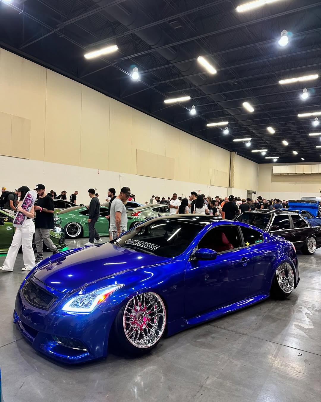 Ravoony Plus PET Tesla Gloss Deep Blue Vinyl Car Wrap review Hannah Clarke 01