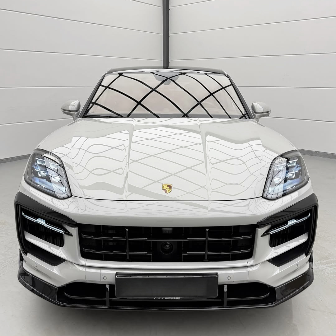 Ravoony Plus PET Crystal White Car Vinyl Wrap review Silas Kane 03