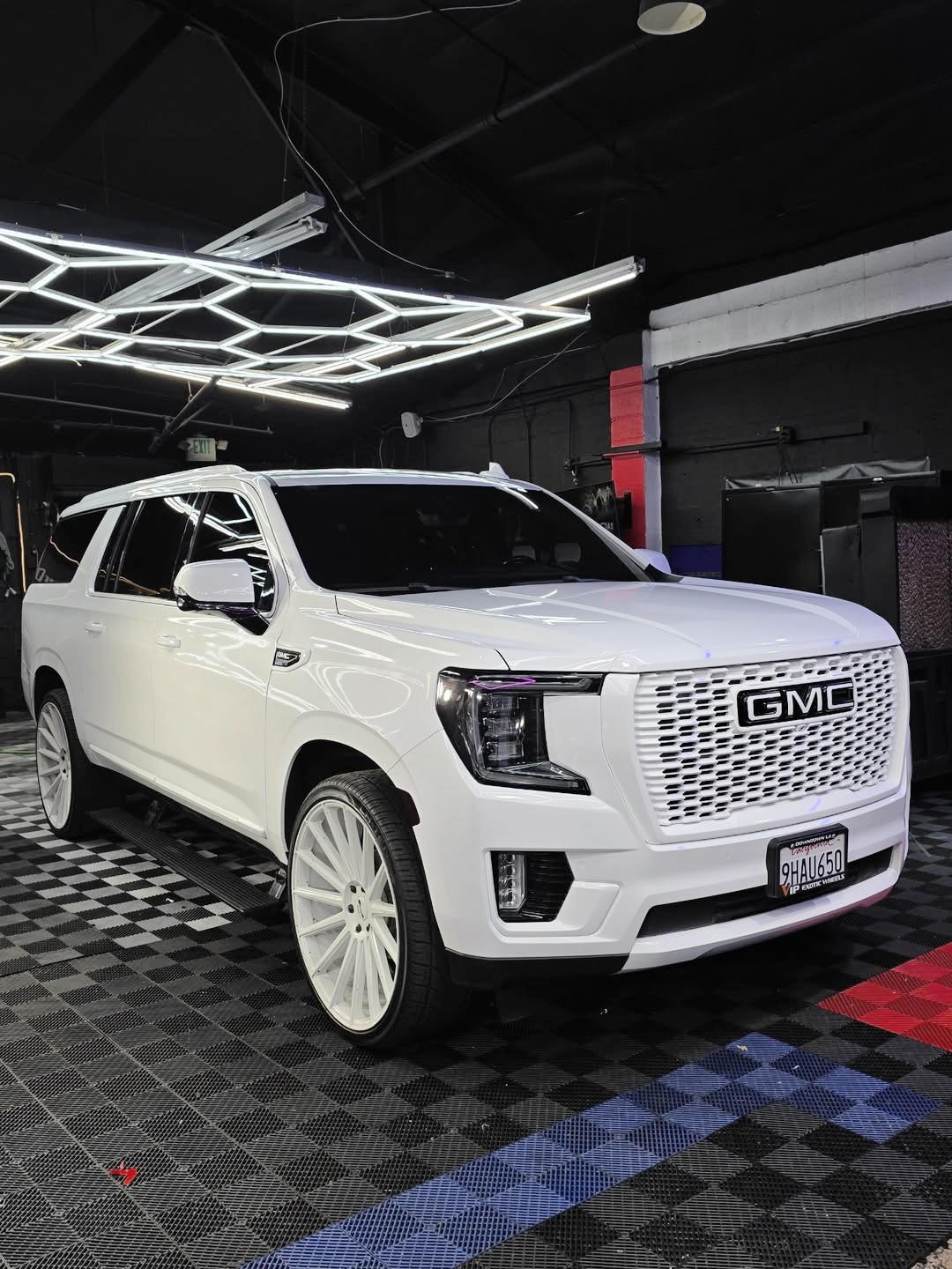 Ravoony Plus PET Crystal White Car Vinyl Wrap review Pearlcoat Wraps 02