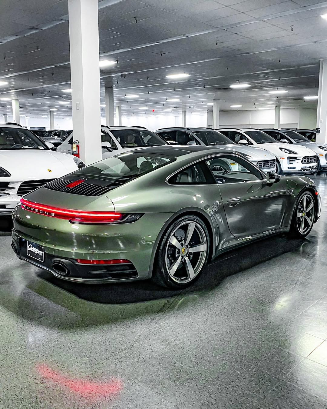 Ravoony Plus PET Glossy Metallic Aventurine Green Car Vinyl Wrap review Blackwood D