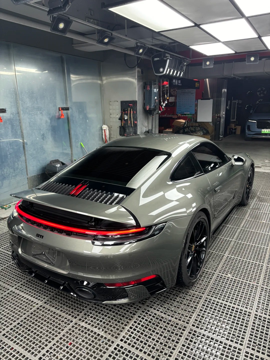 Ravoony Plus PET Glossy Metallic Aventurine Green Car Vinyl Wrap review ChromaCraft Auto Wraps 00