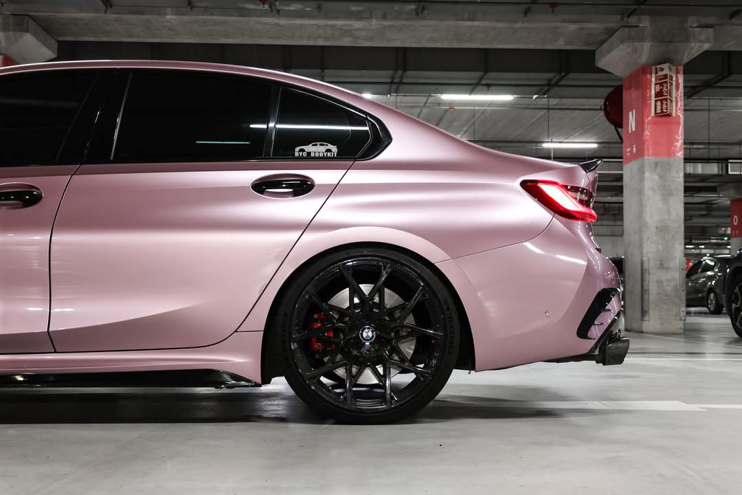 Ravoony Plus Bentley Gloss Passion Pink Vinyl Car Wrap review Riley Matthews 02