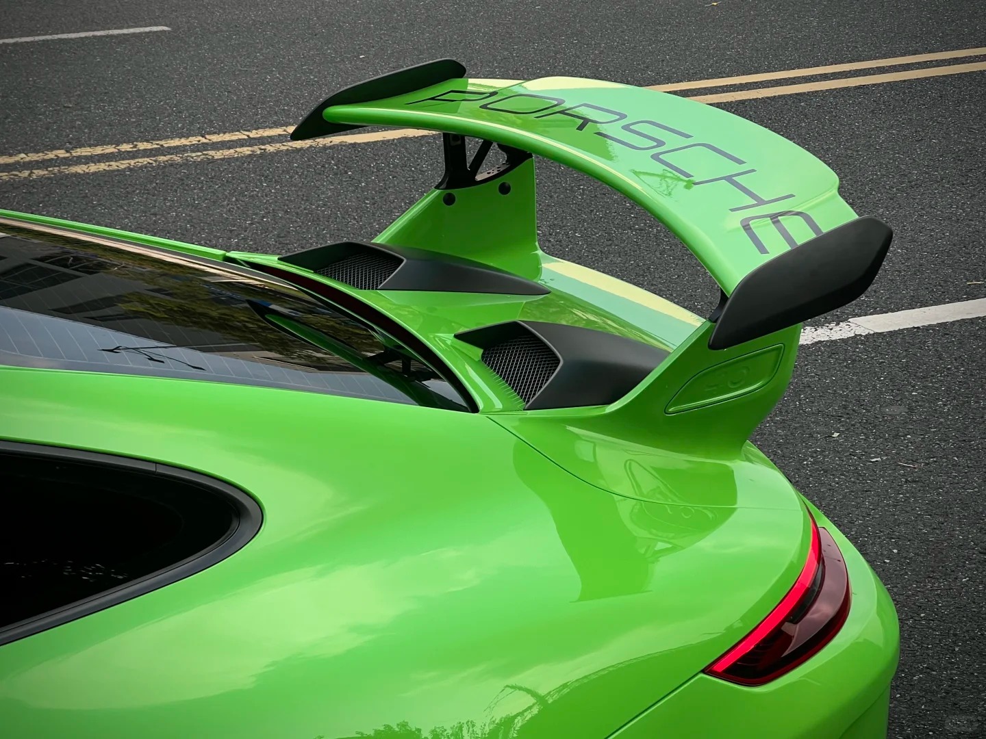 Ravoony Plus Lime Green Vinyl Wrap review Chloe Chen 01