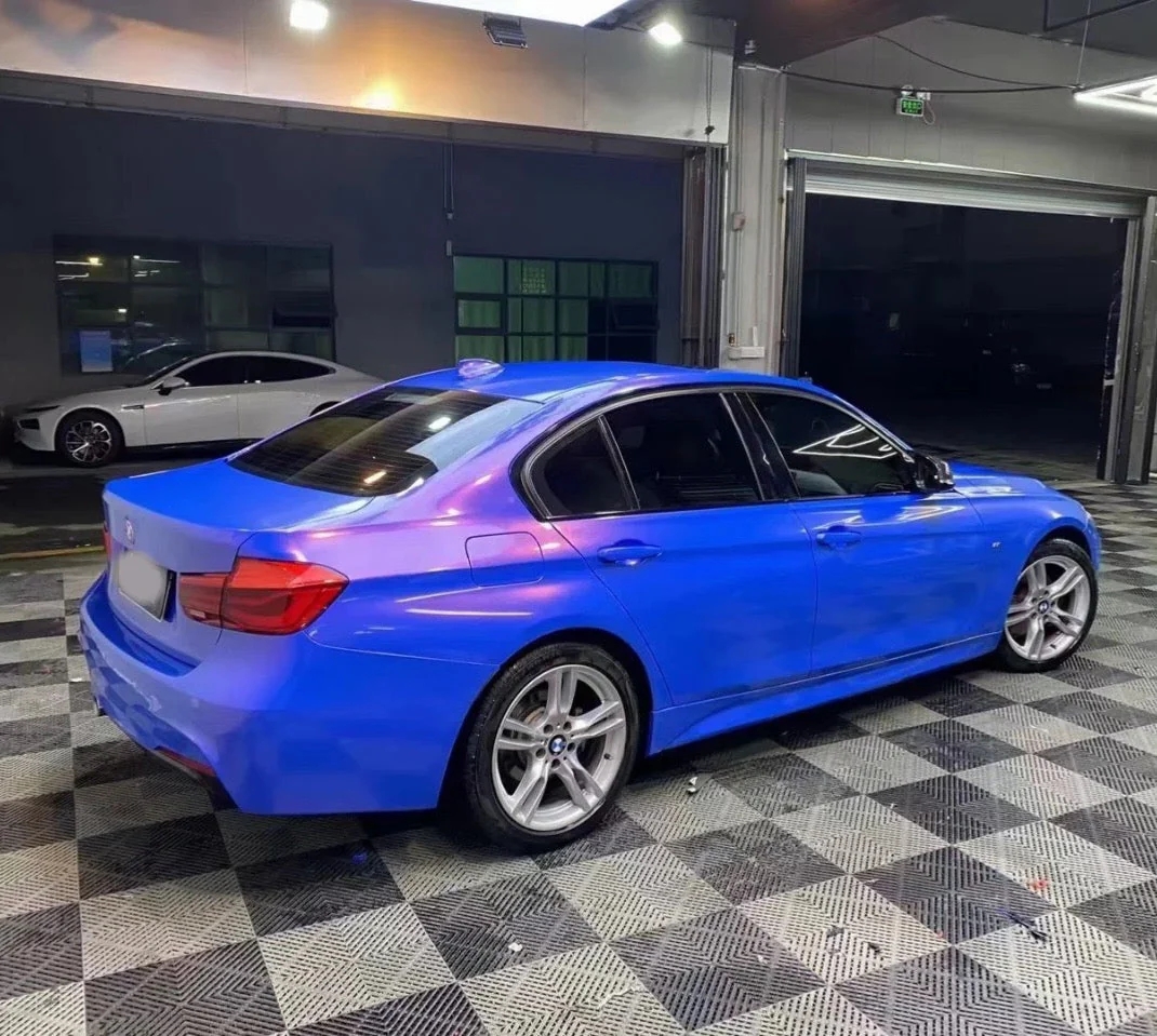 Ravoony Plus PET Glossy Diamond Blue Red Car Wrap review Zara Voss 03