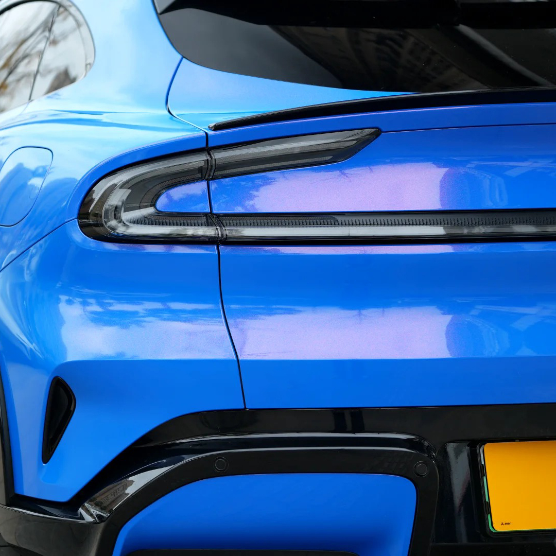 Ravoony Plus PET Glossy Diamond Blue Red Car Wrap review Gemstone Gloss Studio 05