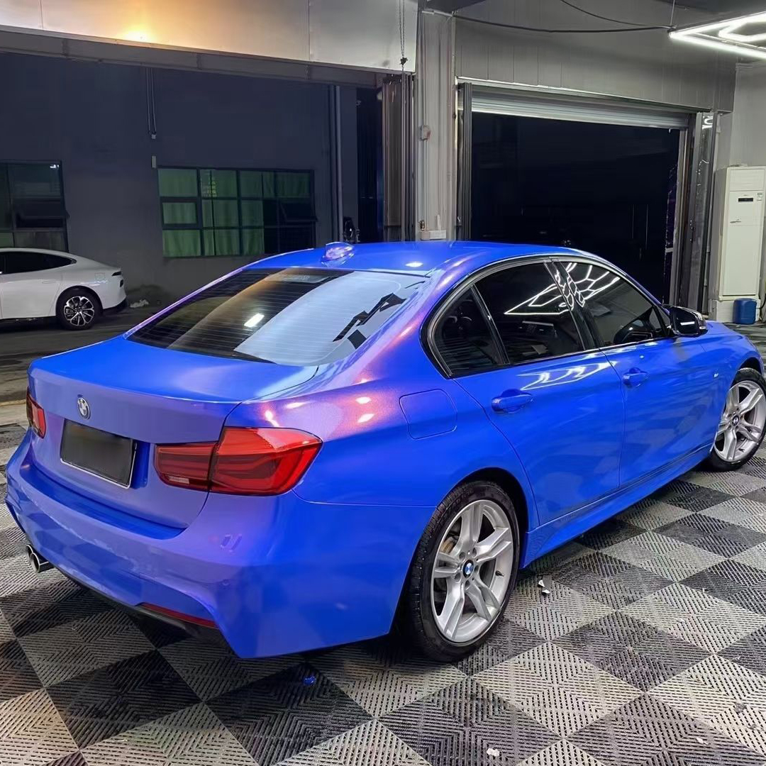 Ravoony Plus PET Glossy Diamond Blue Red Car Wrap review Iris Yang 03