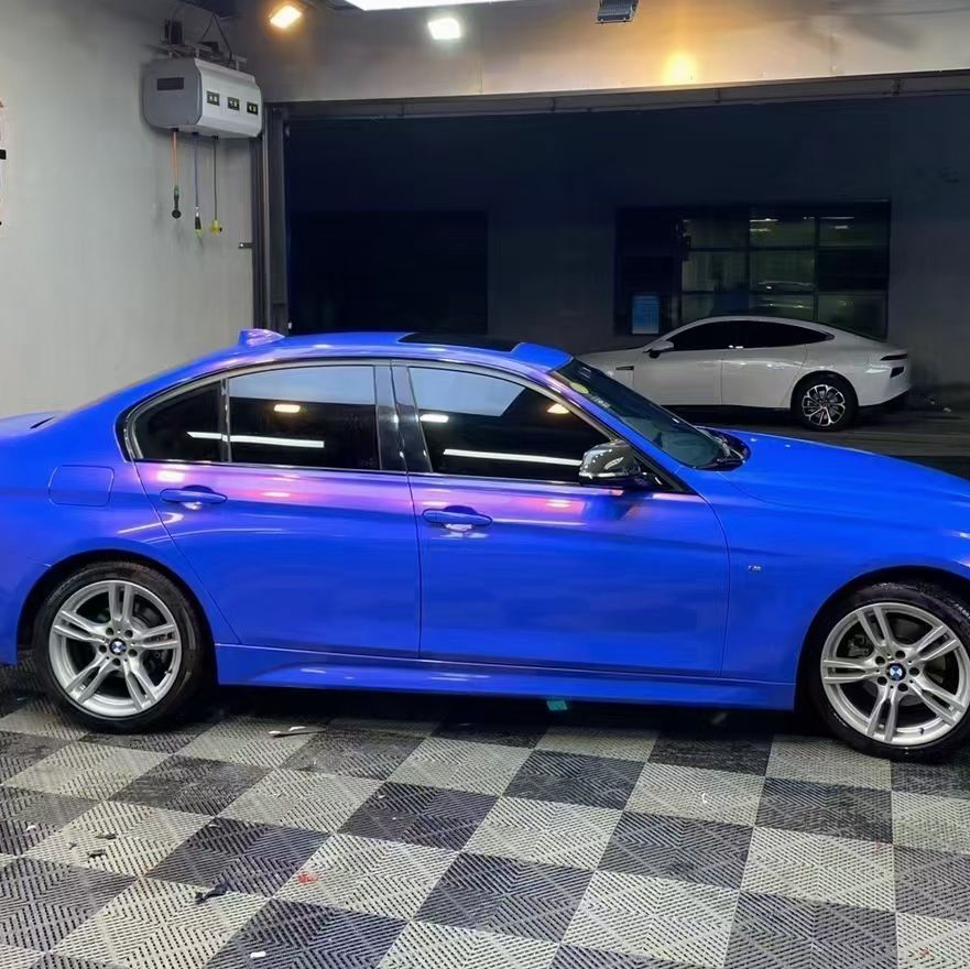 Ravoony Plus PET Glossy Diamond Blue Red Car Wrap review Iris Yang 01