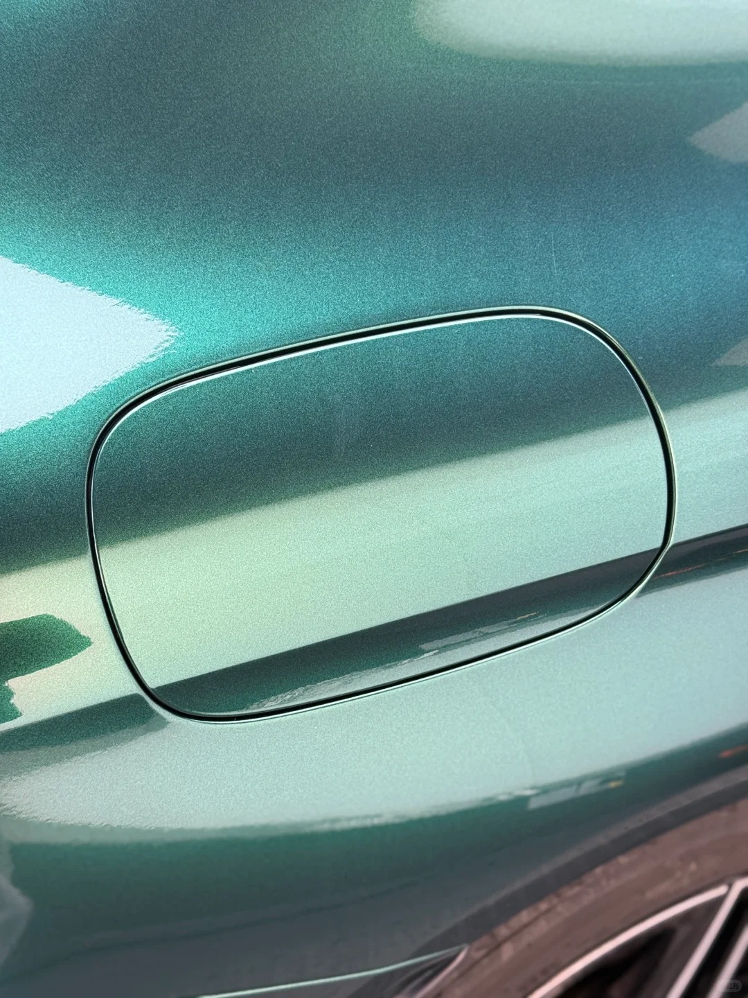   Ravoony Plus PET Glossy Royal Green Vinyl Car Wrap review Catherine O'Connell 01