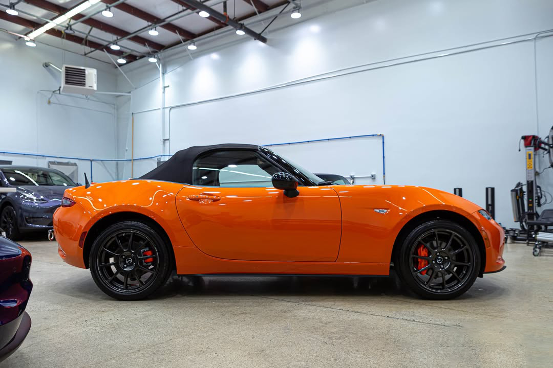 Ravoony Pro TPU Glossy Burnt Orange PPF Film review Flare Finish Garage 01