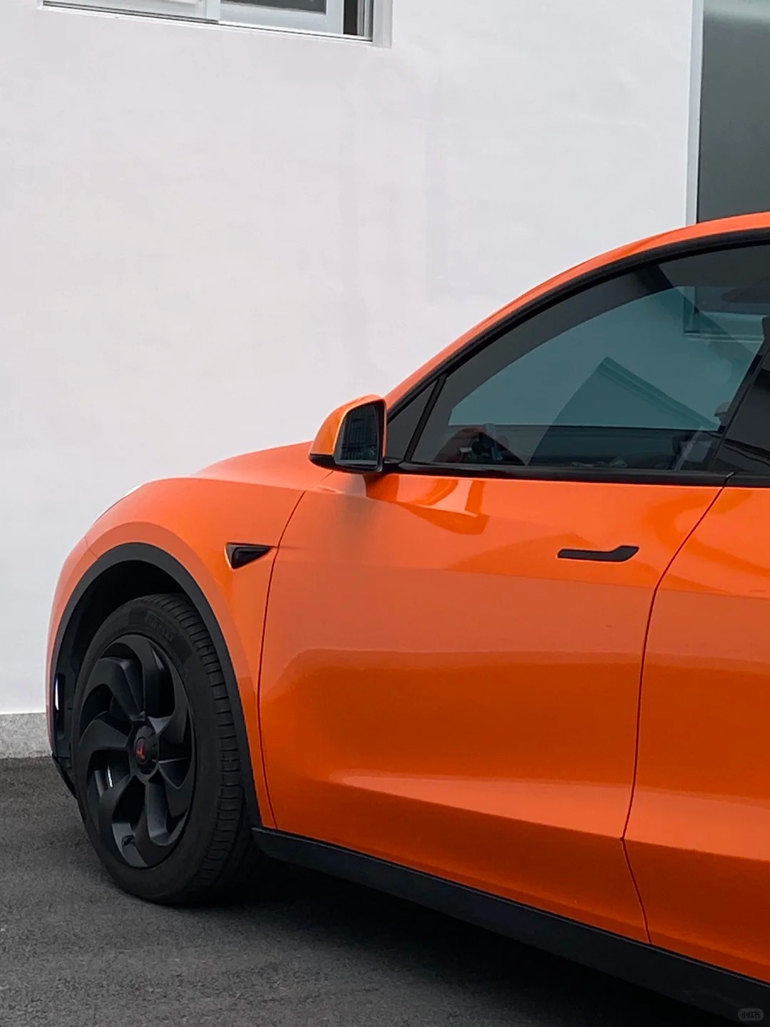 Ravoony Pro TPU Glossy Burnt Orange PPF Film review Isla Morgan 03