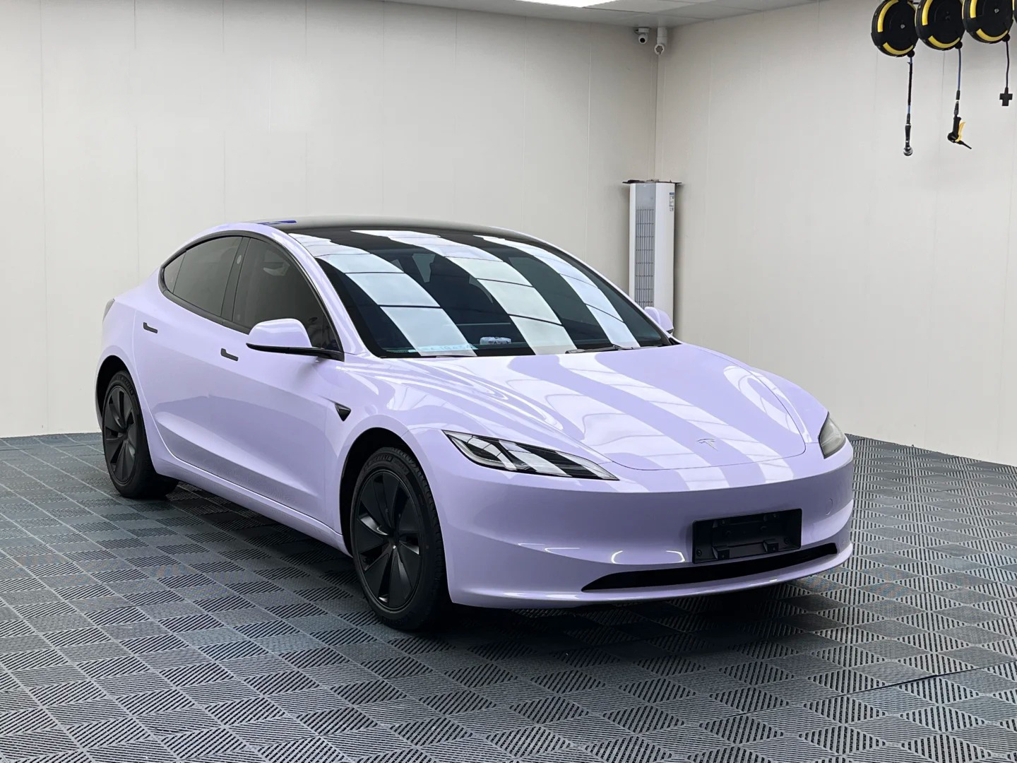 Ravoony Pro TPU Glossy Metallic Violet Star PPF Film review Aurora Zhang 01