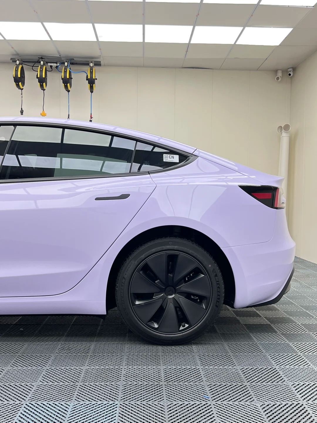 Ravoony Pro TPU Glossy Metallic Violet Star PPF Film review Aurora Zhang 02