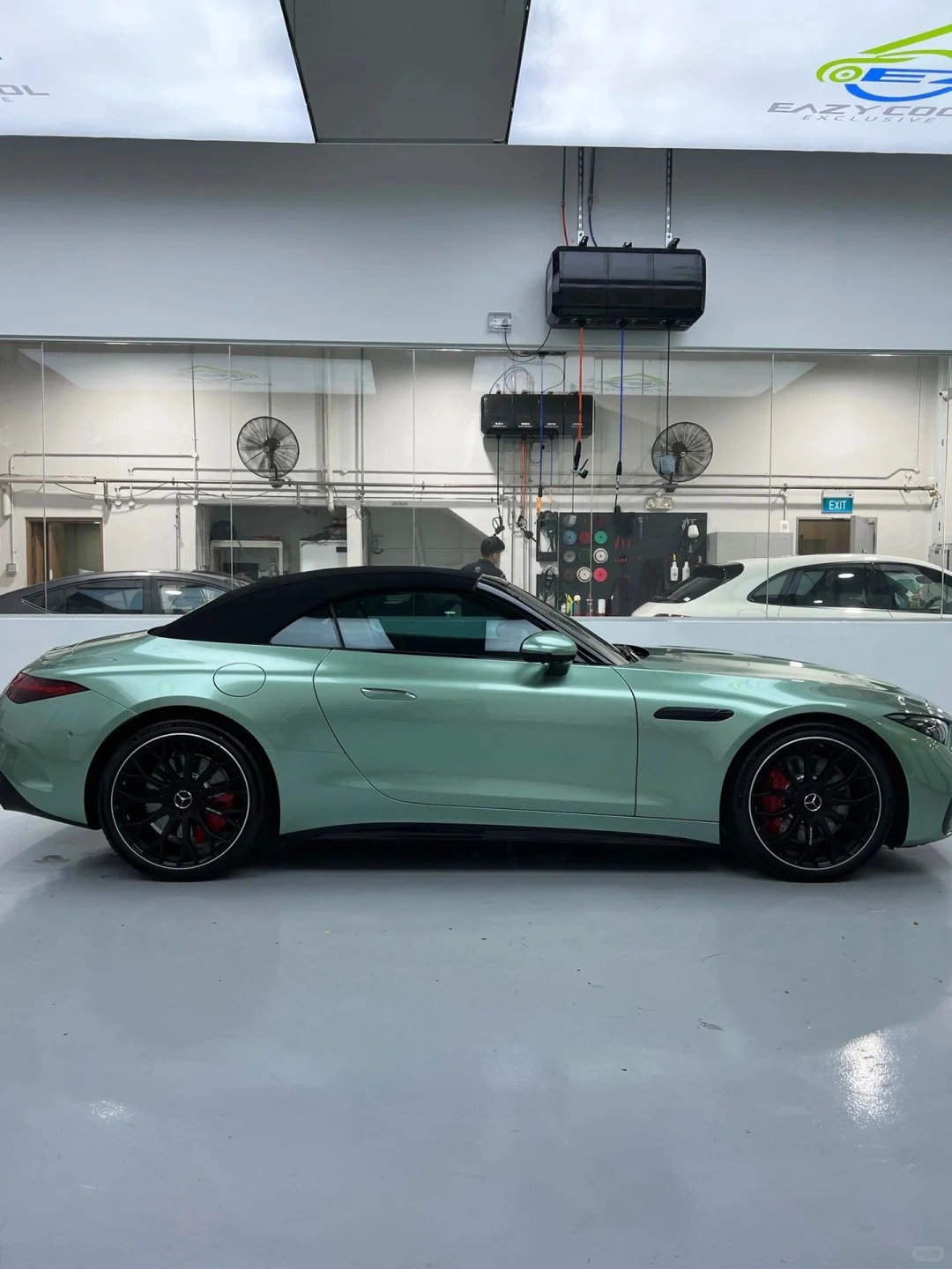 Ravoony Pro TPU Ferrari Gloss Verde Francesca Green PPF Film review Leggenda Protection Studio 01