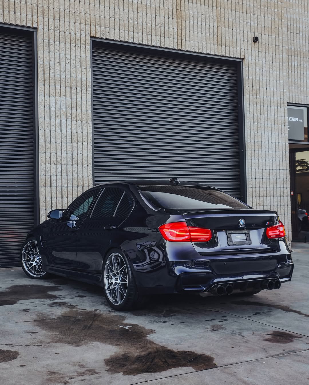 Ravoony Plus PET Gloss BMW Tanzanite Blue Car Vinyl Wrap review Bavarian Finish Studio 01