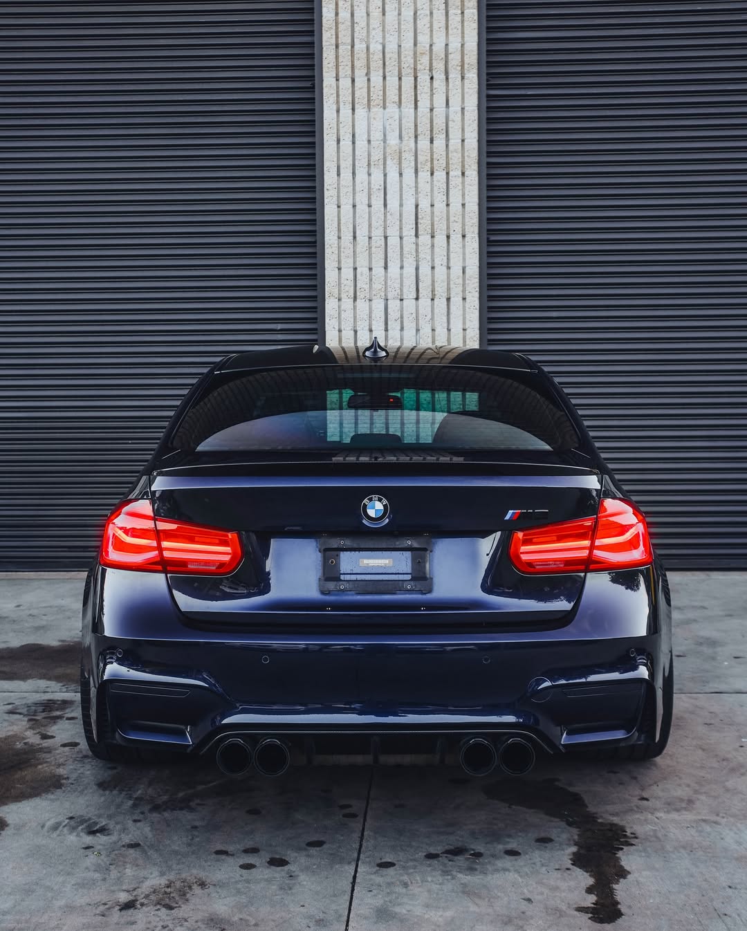 Ravoony Plus PET Gloss BMW Tanzanite Blue Car Vinyl Wrap review Bavarian Finish Studio 02