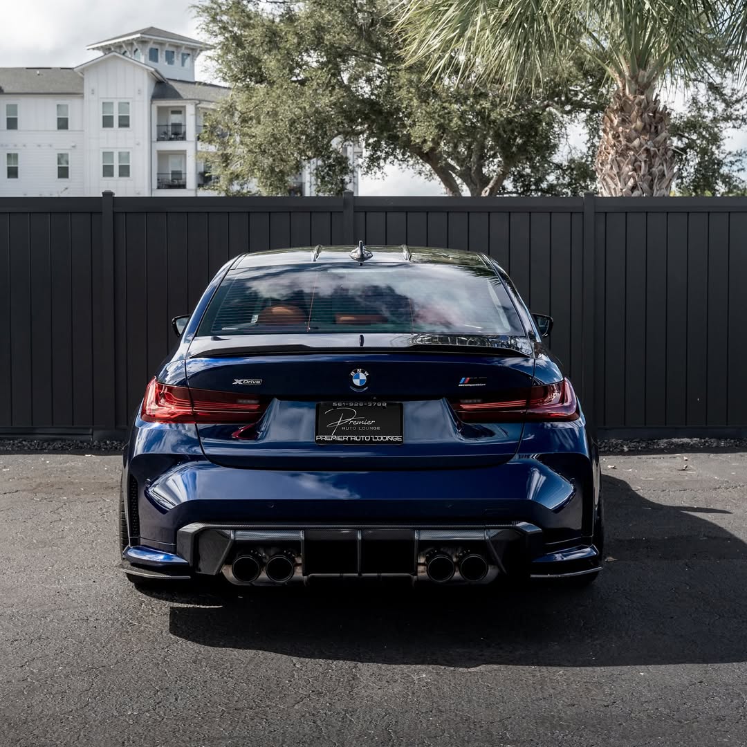 Ravoony Plus PET Gloss BMW Tanzanite Blue Car Vinyl Wrap review Ultramarine Garage 03